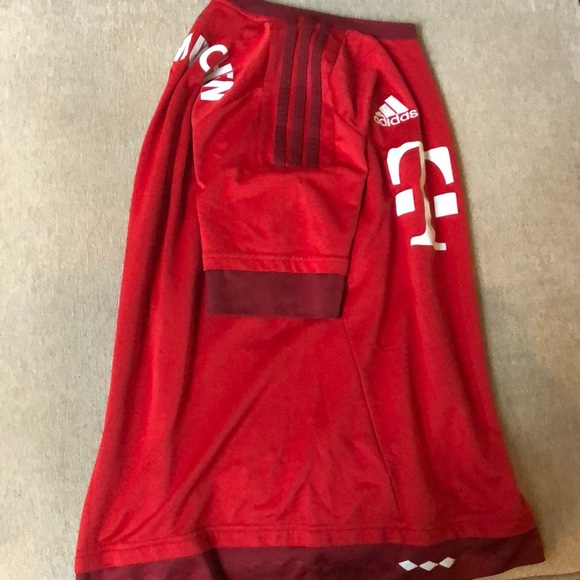 FC Bayern Munchen Jersey - Picture 4 of 4